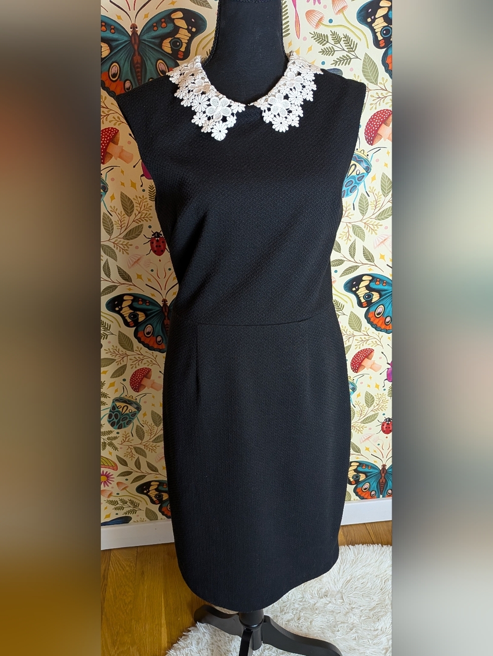 Betsey Johnson Black Sleeveless Midi Sheath Dress
